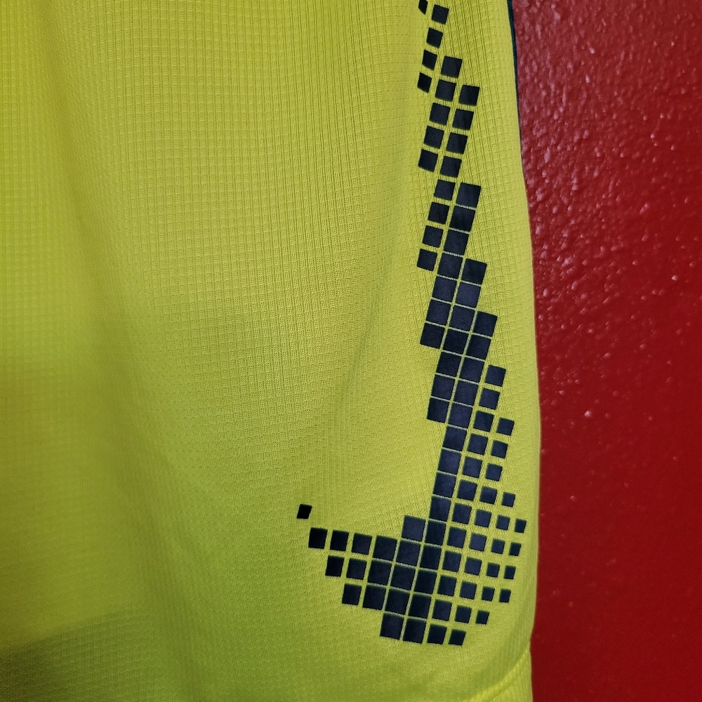 ⭐️ 3/$20 Nike: Boys' Bright Yellow and Teal Athletic Shorts: Size L - Picture 4 of 7